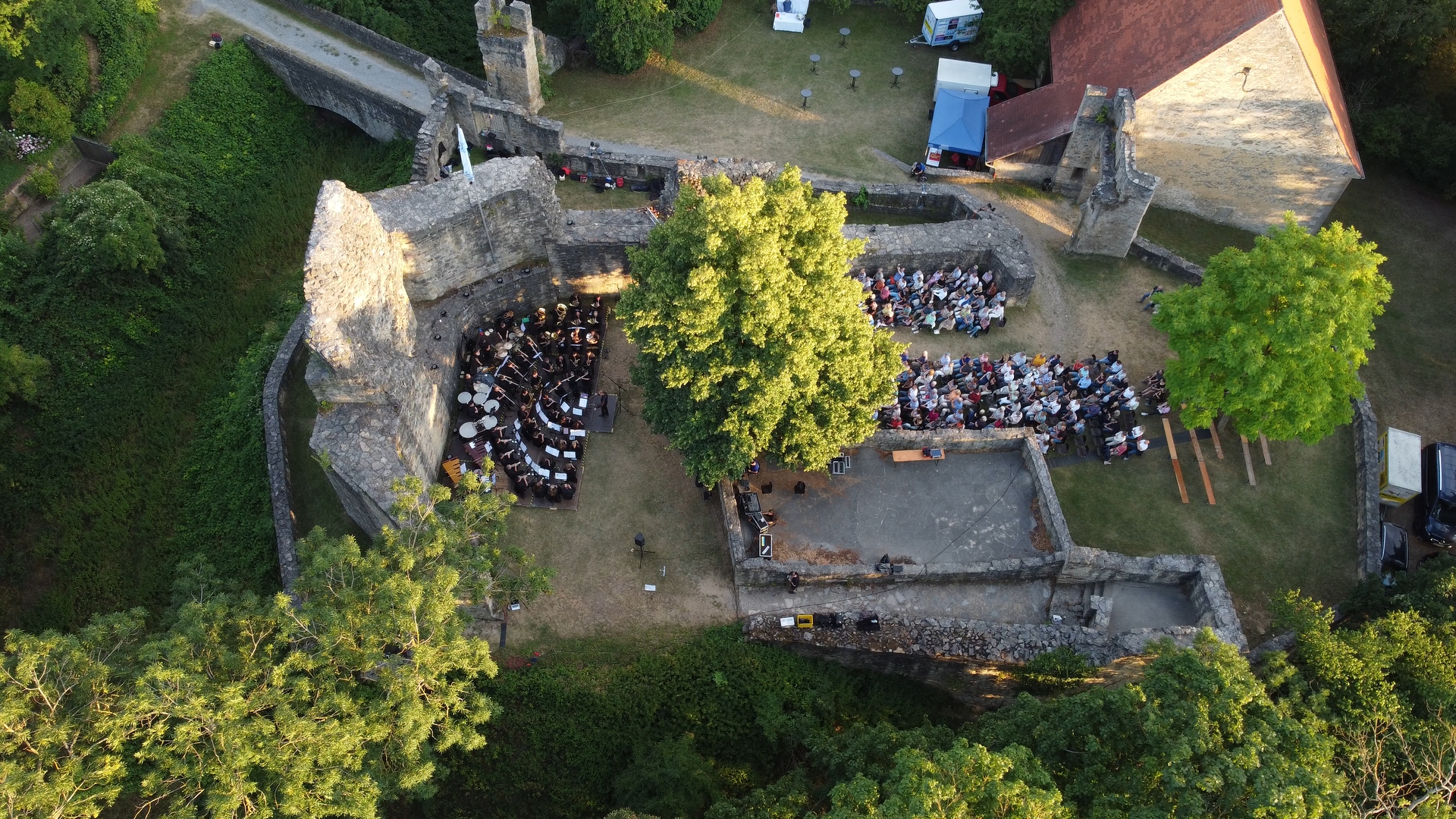 Blasorchester auf der Nippenburg